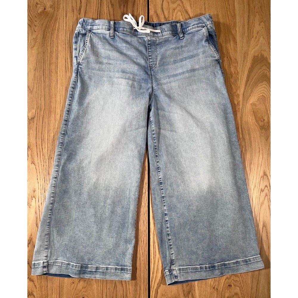 Torrid Weekend Mid-Rise Wide Leg Cropped Jeans 3X Light Blue Denim Casual
